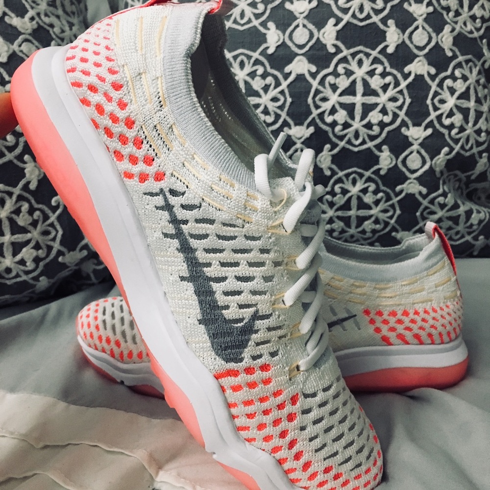 SALE Nike Zoom flyknit NWT - Picture 7 of 8